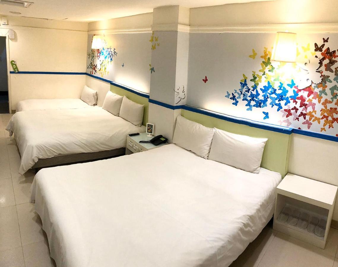 Kiwi Express Hotel - Zhong Zheng Branch Taichung Exterior photo