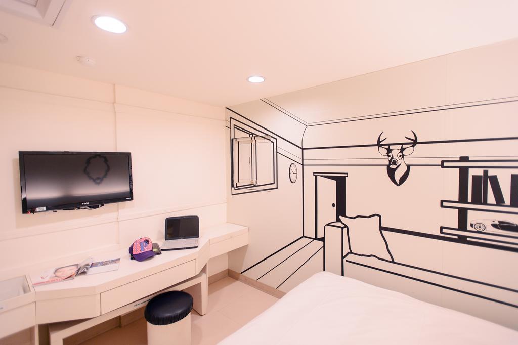Kiwi Express Hotel - Zhong Zheng Branch Taichung Exterior photo